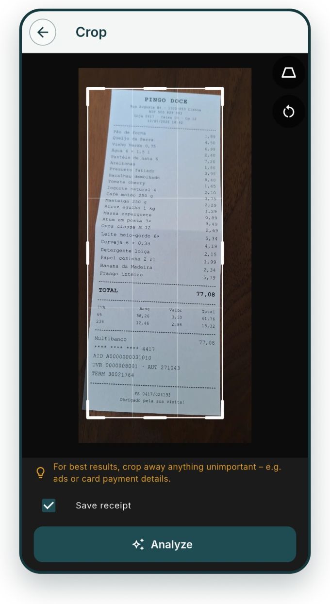 Cropping view: the photographed receipt is straightened and trimmed.